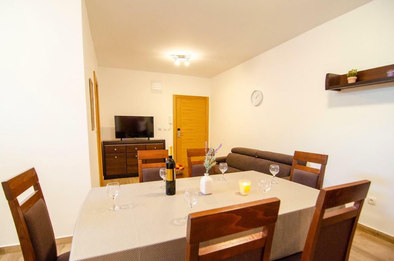 Apartments Sara 4 Бол Экстерьер фото