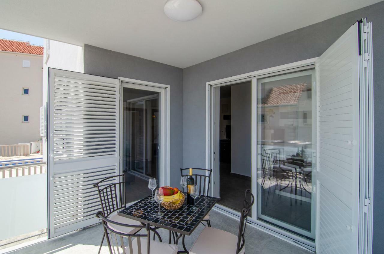 Apartments Sara 4 Бол Экстерьер фото