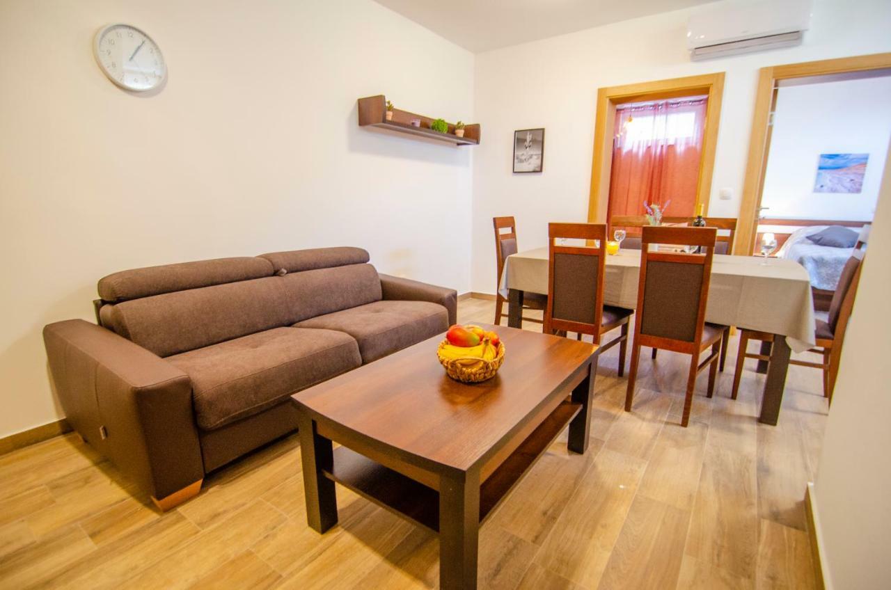 Apartments Sara 4 Бол Экстерьер фото