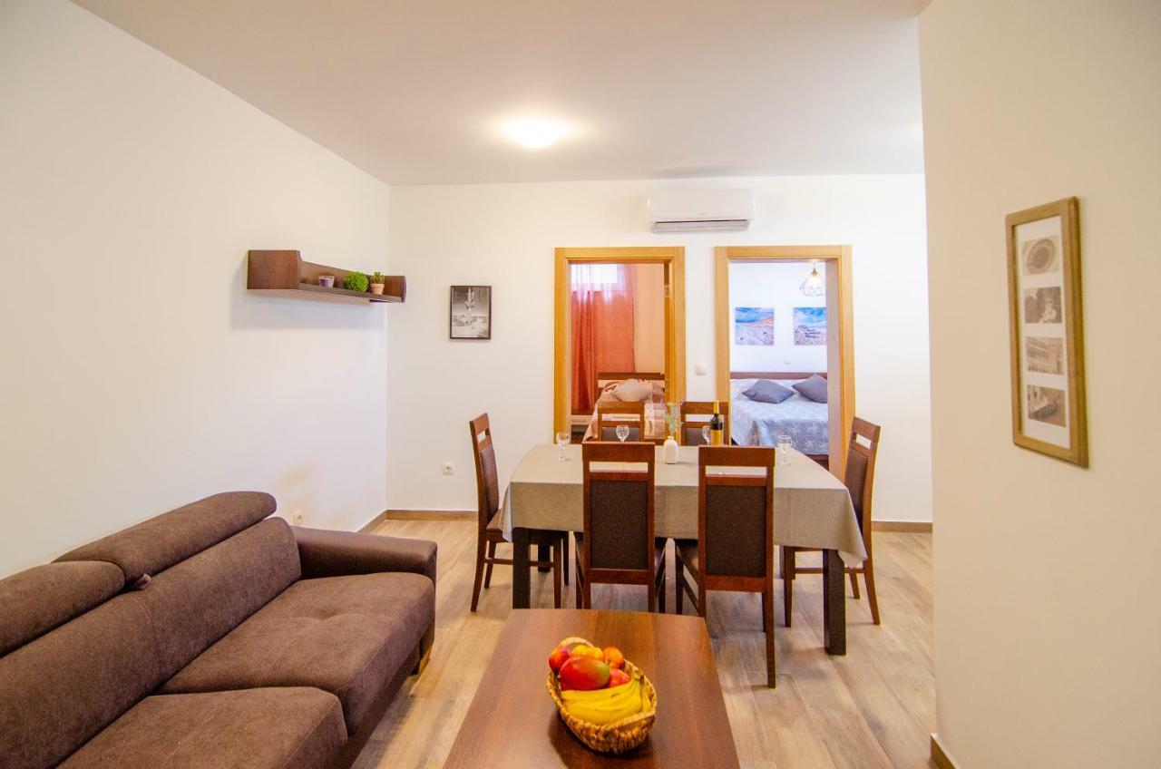 Apartments Sara 4 Бол Экстерьер фото