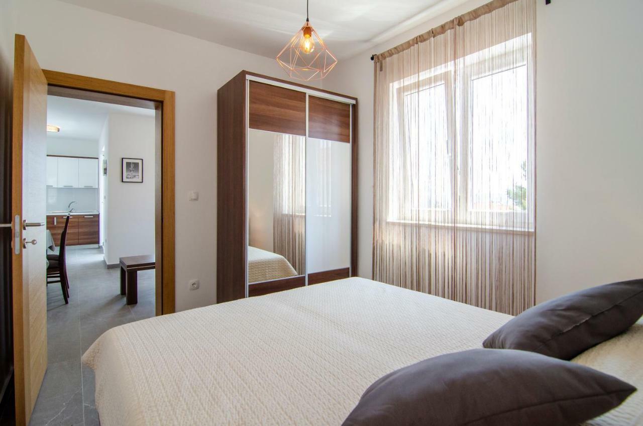 Apartments Sara 4 Бол Экстерьер фото