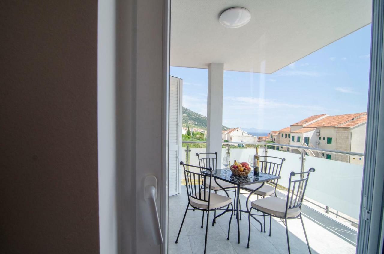Apartments Sara 4 Бол Экстерьер фото