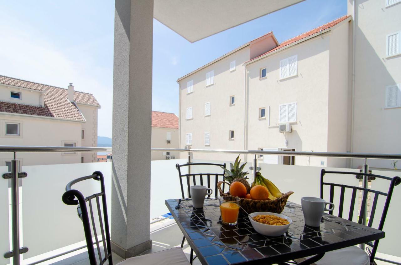 Apartments Sara 4 Бол Экстерьер фото