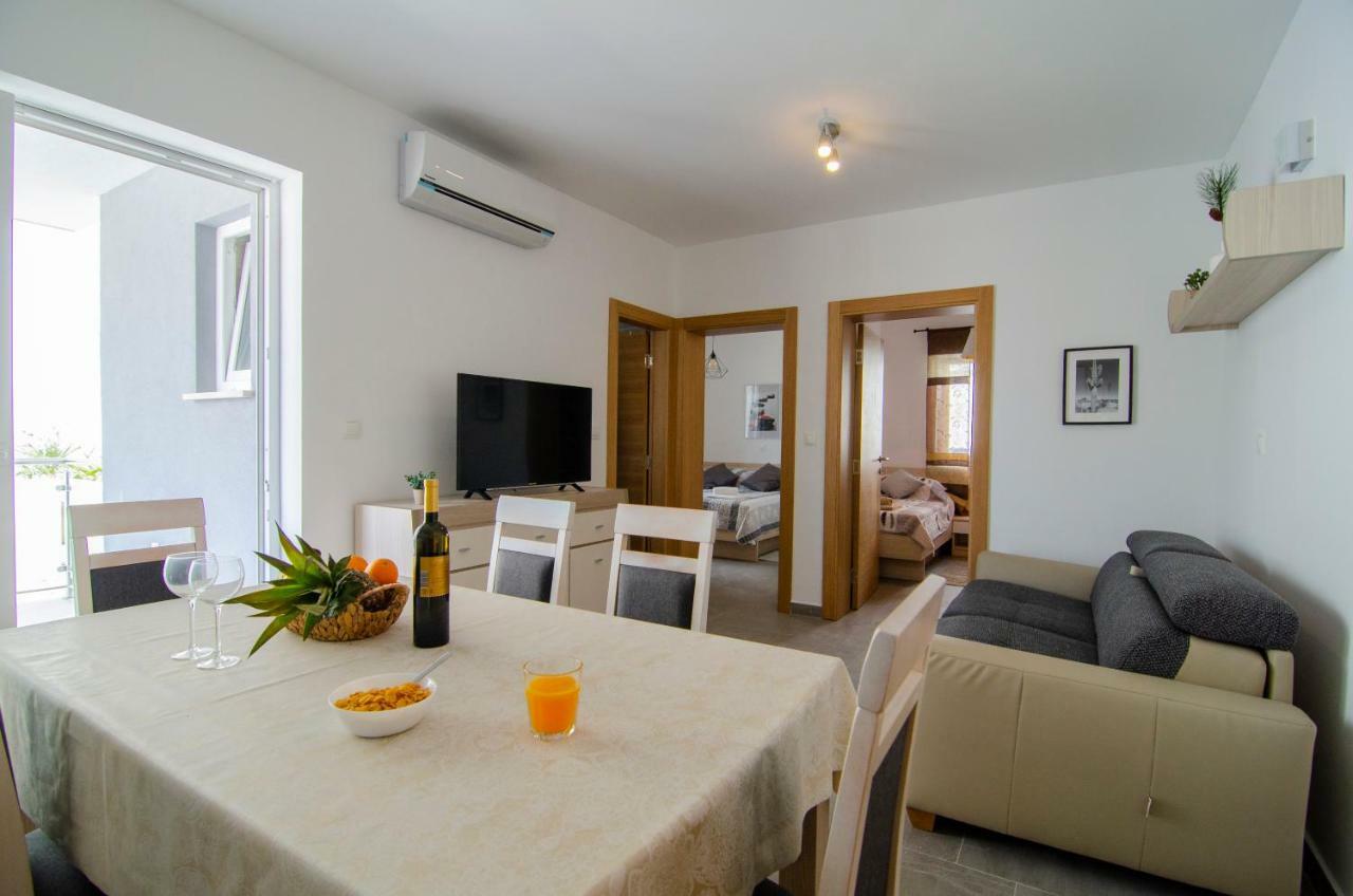 Apartments Sara 4 Бол Экстерьер фото