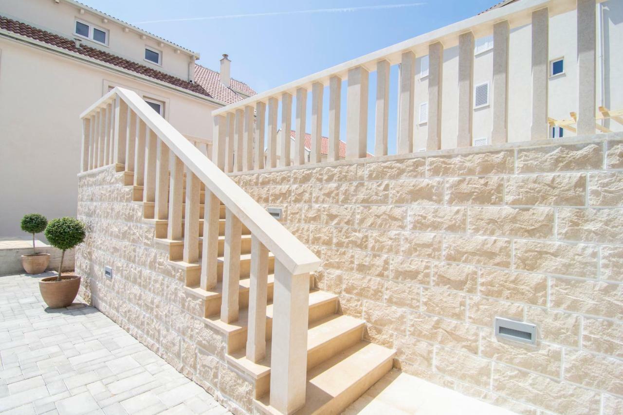 Apartments Sara 4 Бол Экстерьер фото